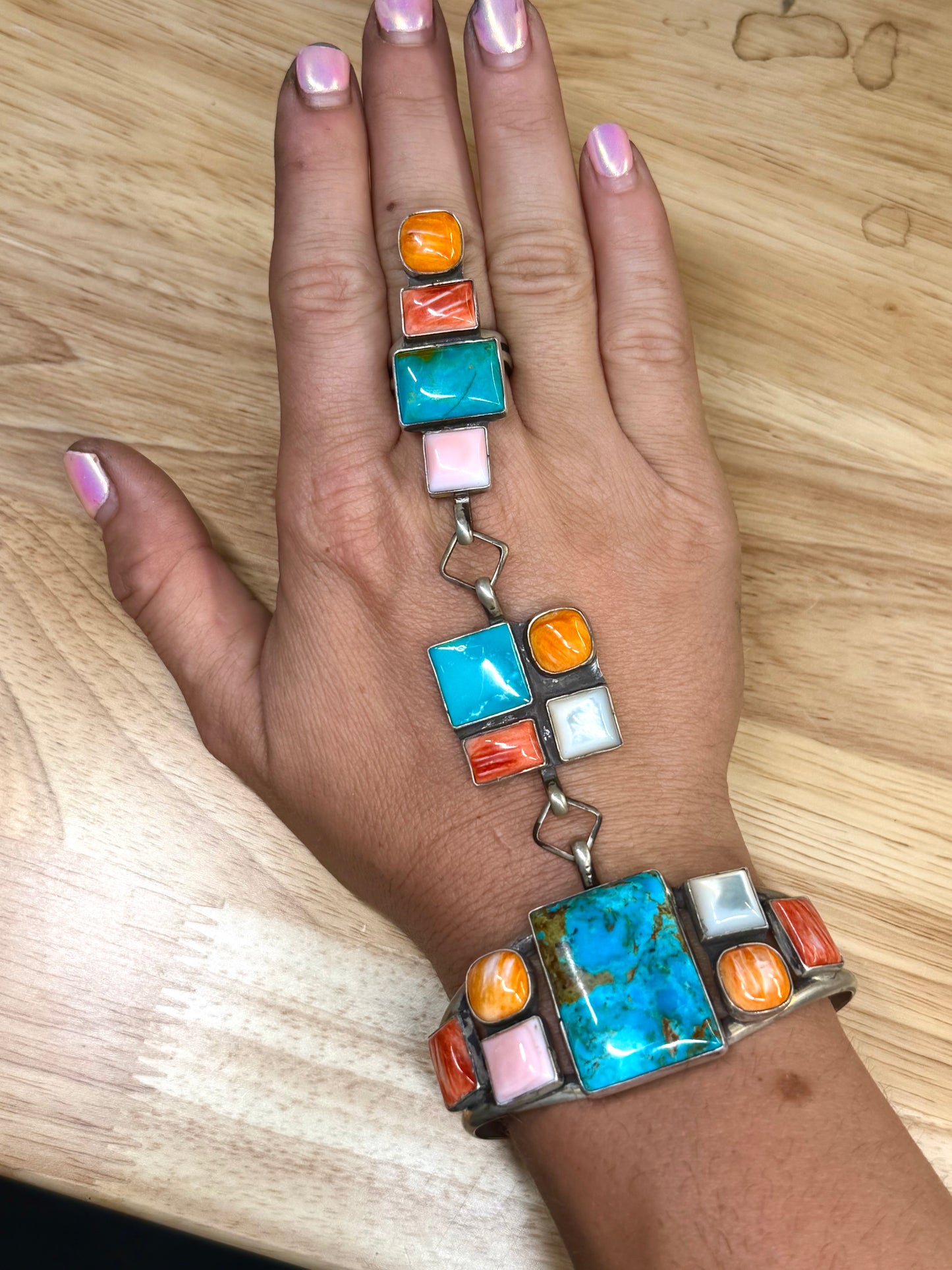 The Art Deco Hand Chain