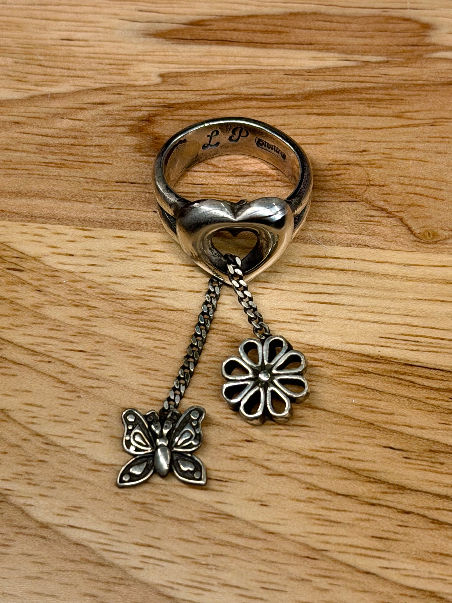 The Butterflies and Flowers Fringe Fidget Ring