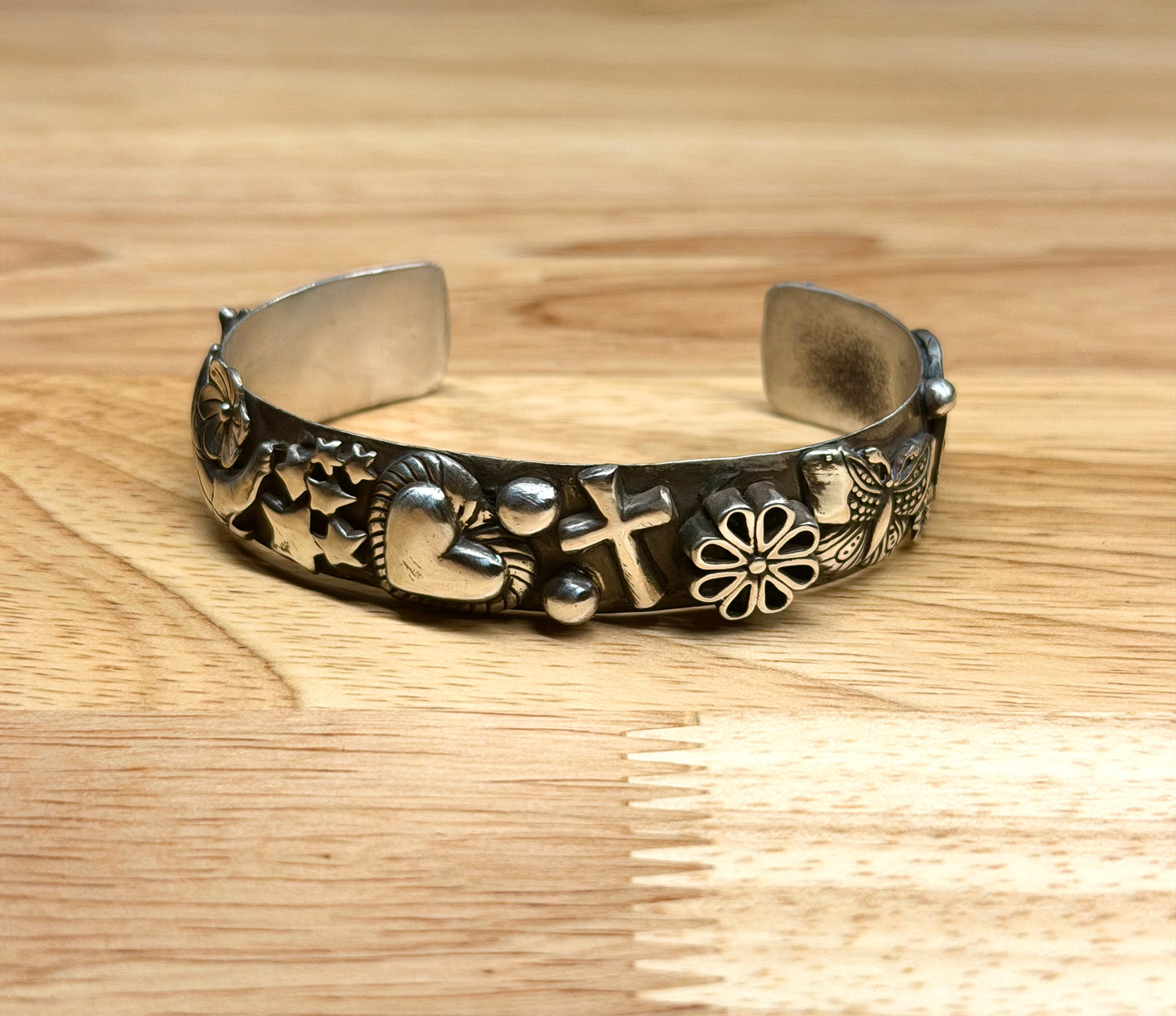 The OG Tacky Cuff