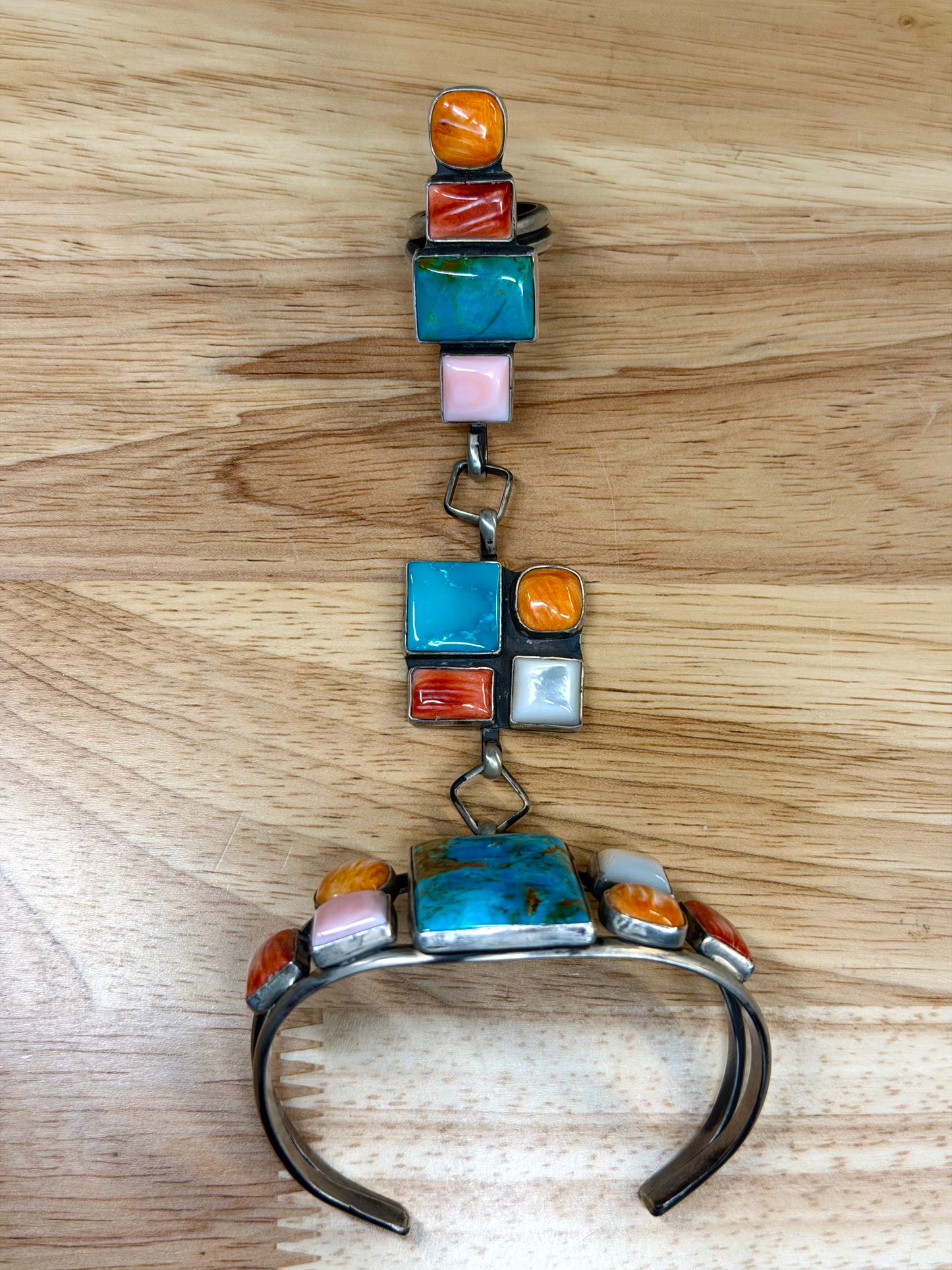 The Art Deco Hand Chain