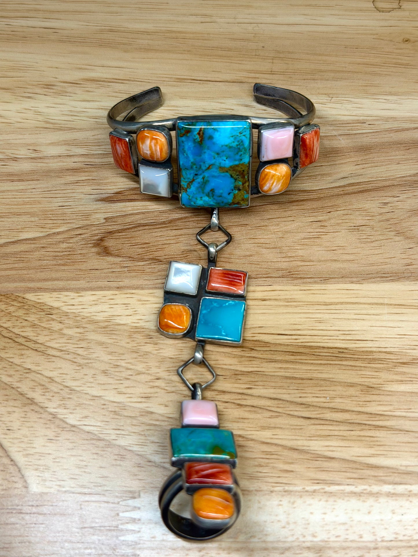 The Art Deco Hand Chain