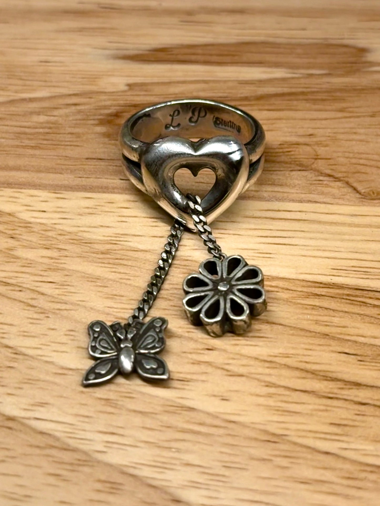 The Butterflies and Flowers Fringe Fidget Ring