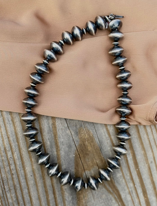 P Jameson 20 in Handmade Navajo Pearl Saucer Necklace